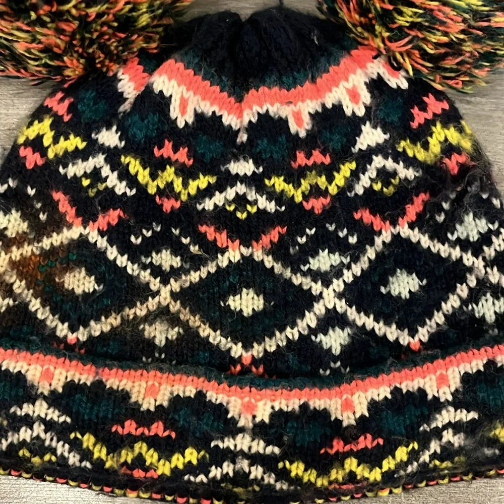 Old Navy Kids Pom Pom Winter Hat L-XL